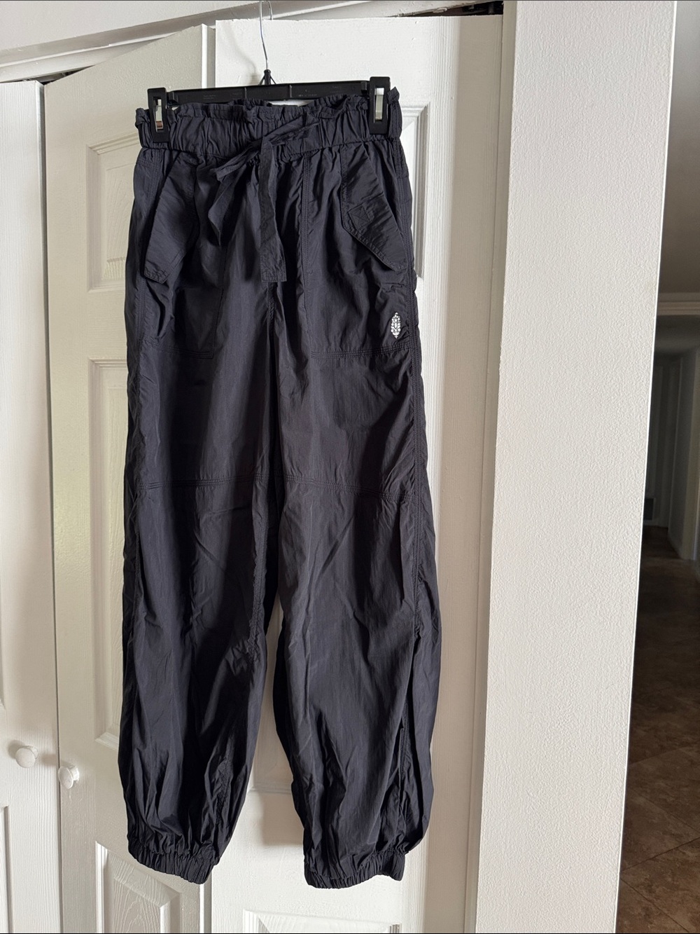 FP Movement by Free People Black Drawstring Cargo Joggers size s/p